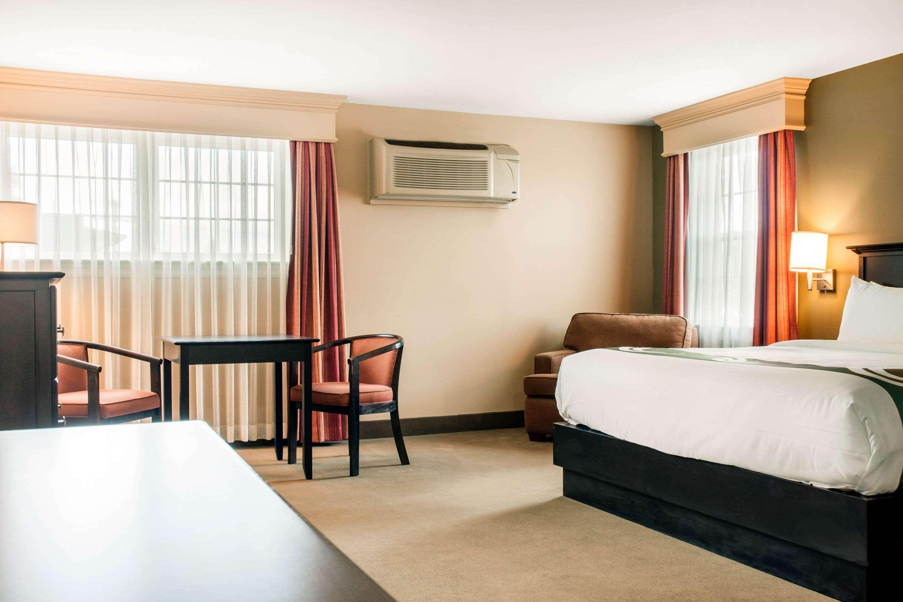 Quality Inn & Suites Amsterdam Saint John Εξωτερικό φωτογραφία